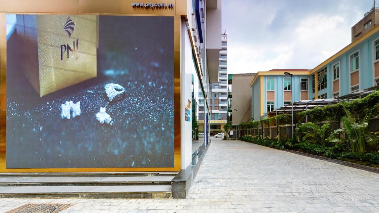 Cau Giay Hotel - By Bay Luxury Hanoi Esterno foto
