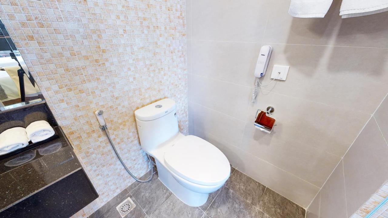 Cau Giay Hotel - By Bay Luxury Hanoi Esterno foto