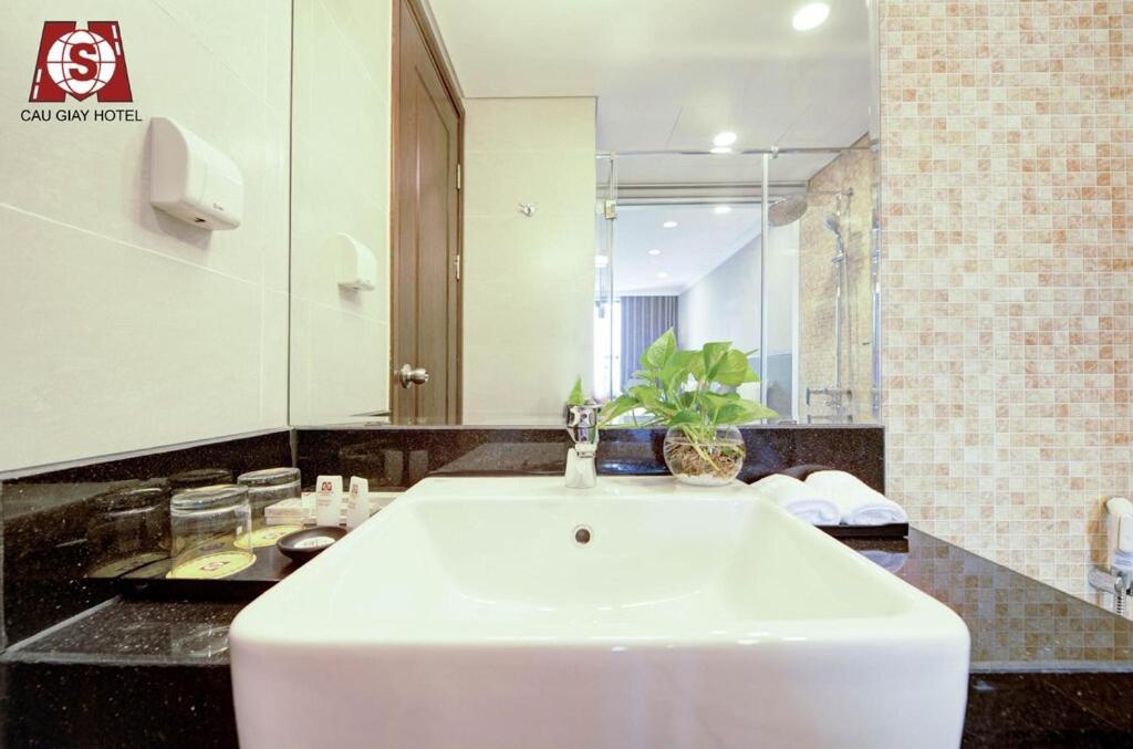 Cau Giay Hotel - By Bay Luxury Hanoi Esterno foto