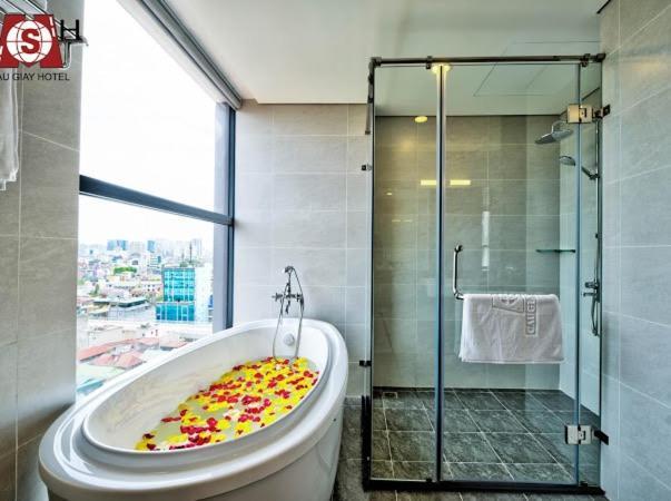 Cau Giay Hotel - By Bay Luxury Hanoi Esterno foto
