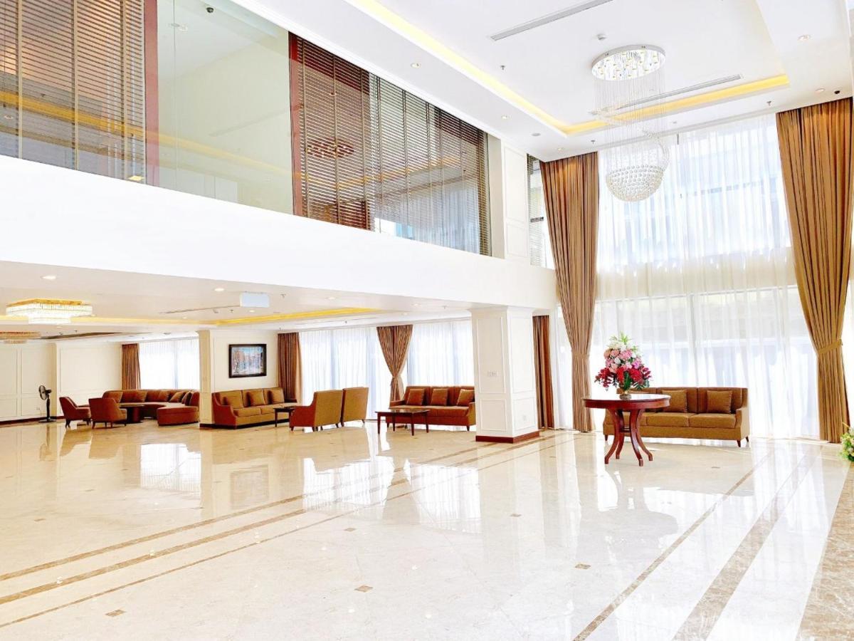 Cau Giay Hotel - By Bay Luxury Hanoi Esterno foto
